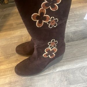 Brown nubuck suede with tan and cream flowers